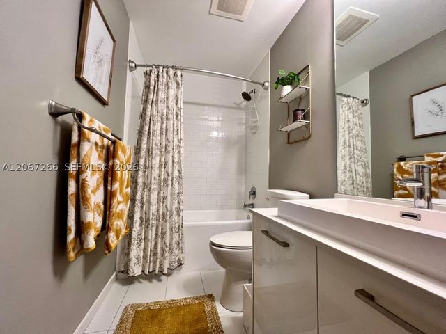 151 SE 1st St 1206, Miami, FL 33131