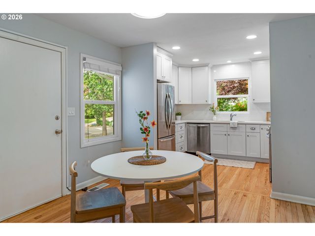 1026 Se NEHALEM St, Portland, OR 97202