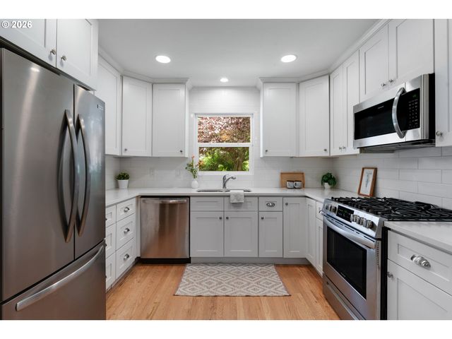 1026 Se NEHALEM St, Portland, OR 97202