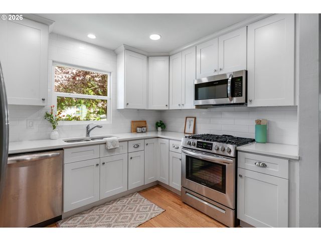 1026 Se NEHALEM St, Portland, OR 97202