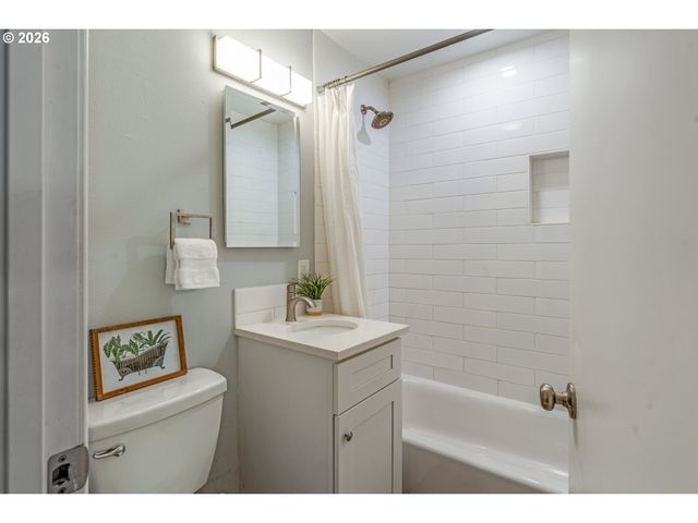 1026 Se NEHALEM St, Portland, OR 97202