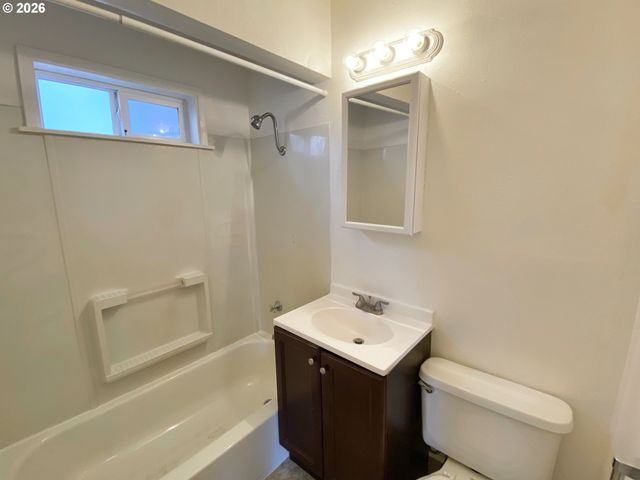 1026 Se NEHALEM St, Portland, OR 97202