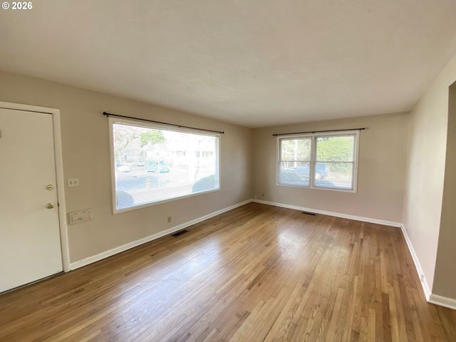 1026 Se NEHALEM St, Portland, OR 97202