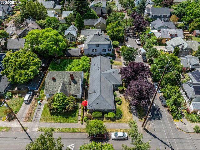 1026 Se NEHALEM St, Portland, OR 97202
