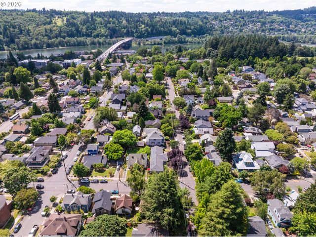 1026 Se NEHALEM St, Portland, OR 97202
