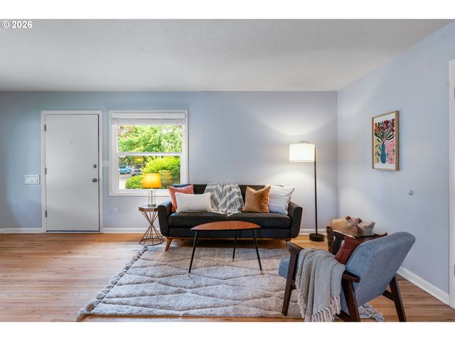 1026 Se NEHALEM St, Portland, OR 97202