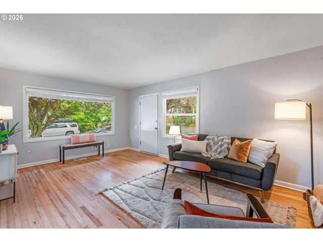 1026 Se NEHALEM St, Portland, OR 97202