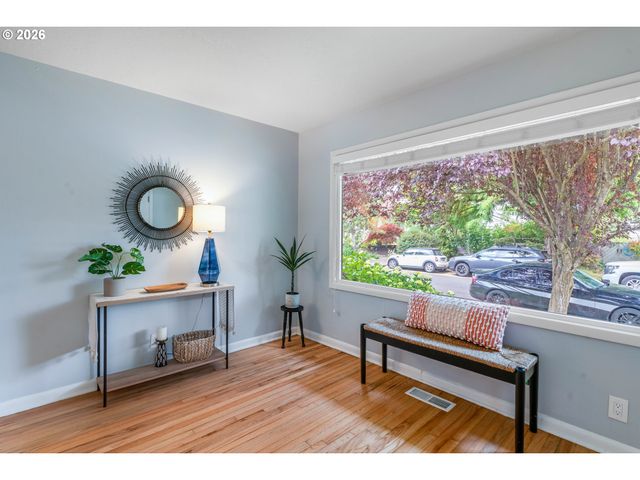 1026 Se NEHALEM St, Portland, OR 97202