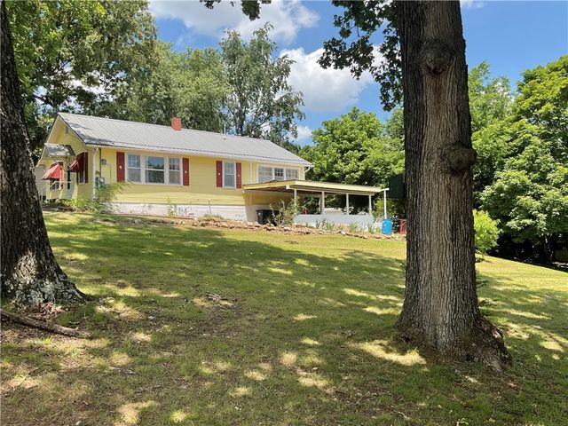 203 N Pine Street, Harrison, AR 72601