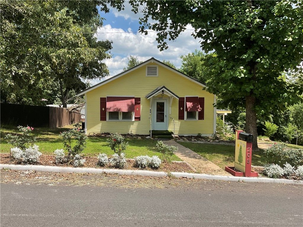 203 N Pine Street, Harrison, AR 72601