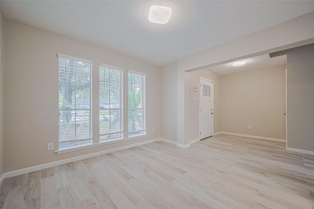 16502 N Glade Dr, Houston, TX 77073
