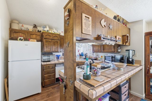 1205 E Ferguson Avenue, Visalia, CA 93292