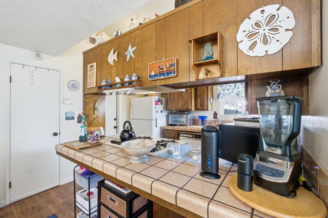 1205 E Ferguson Avenue, Visalia, CA 93292