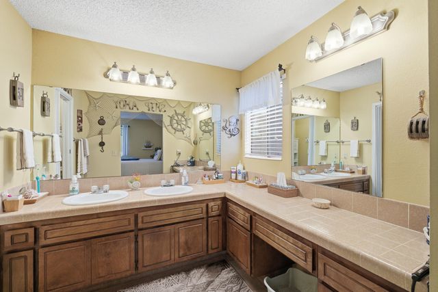 1205 E Ferguson Avenue, Visalia, CA 93292