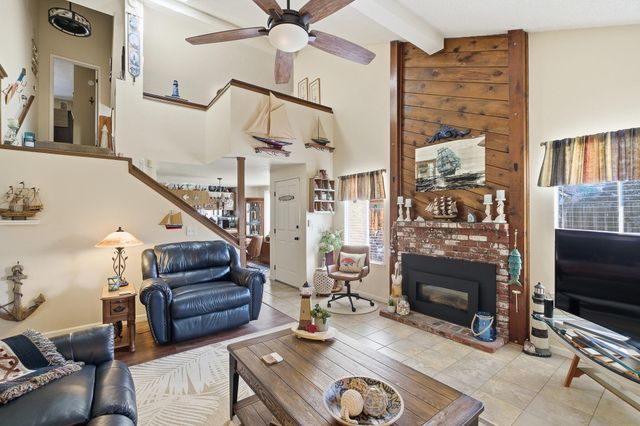 1205 E Ferguson Avenue, Visalia, CA 93292