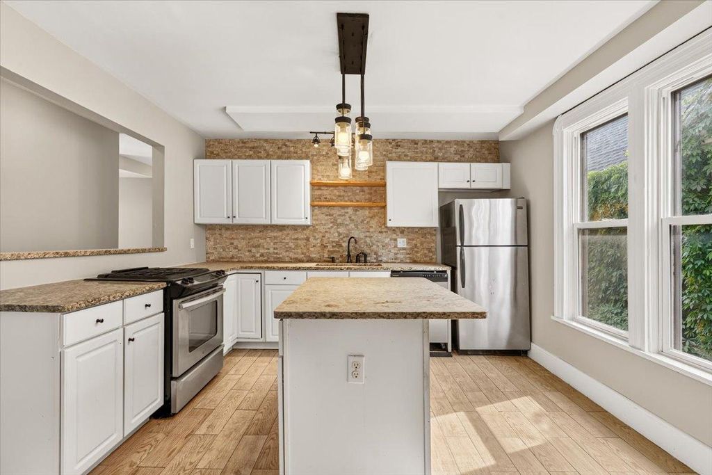 2725 Dupont Avenue S, Minneapolis, MN 55408 — photo 2