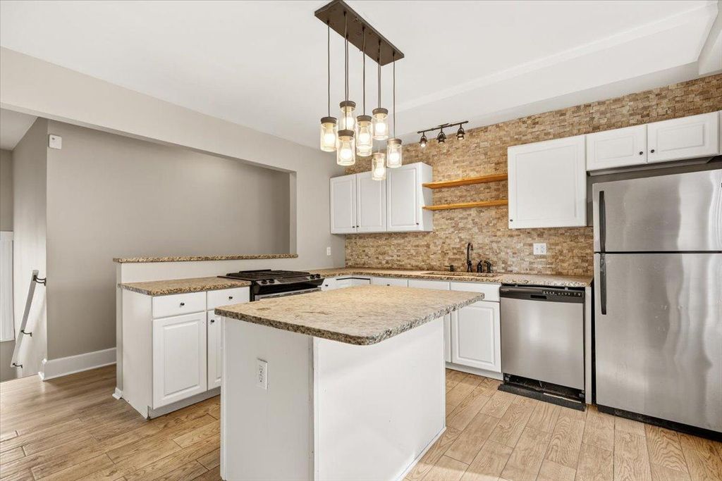 2725 Dupont Avenue S, Minneapolis, MN 55408 — photo 3