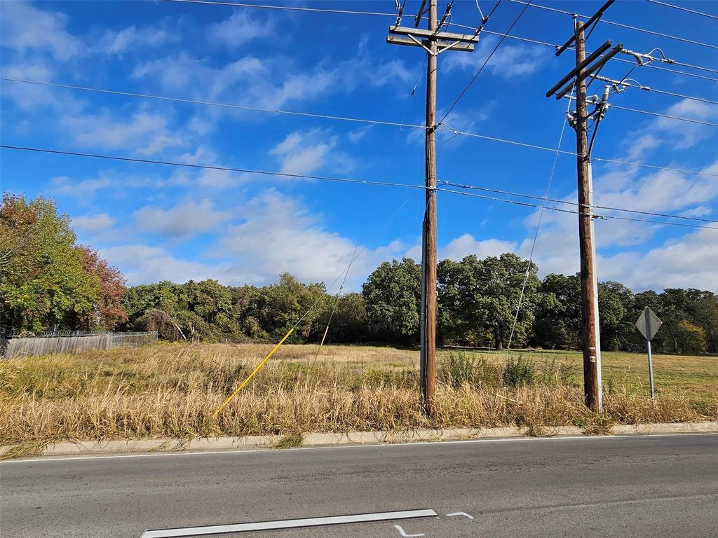 7609 John T White Road, Fort Worth, TX 76120 — exterior