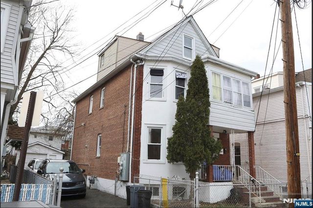 16 Krueger Place, Passaic, NJ 07055