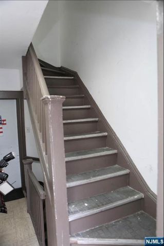 16 Krueger Place, Passaic, NJ 07055