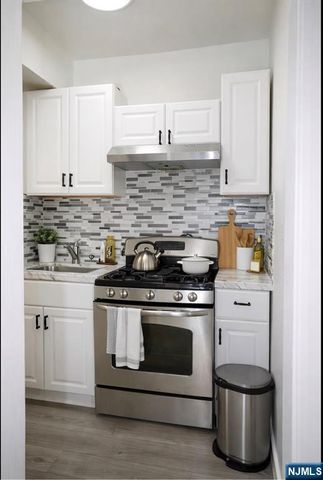 16 Krueger Place, Passaic, NJ 07055