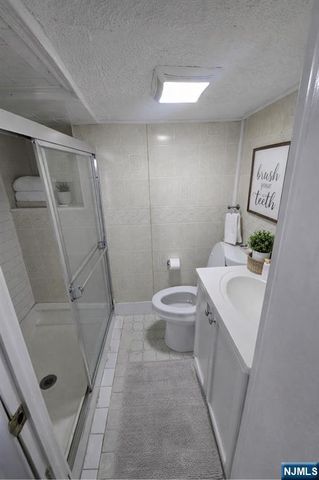 16 Krueger Place, Passaic, NJ 07055