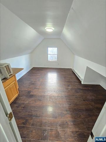 16 Krueger Place, Passaic, NJ 07055