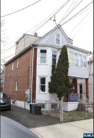 16 Krueger Place, Passaic, NJ 07055