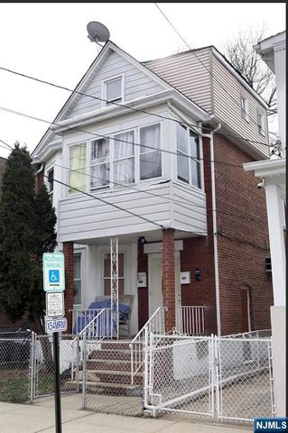 16 Krueger Place, Passaic, NJ 07055