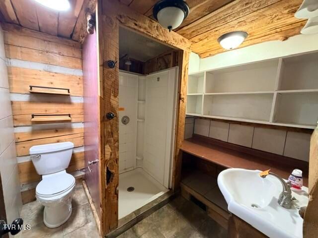 335 Bear Cage Road, Roan Mountain, TN 37687