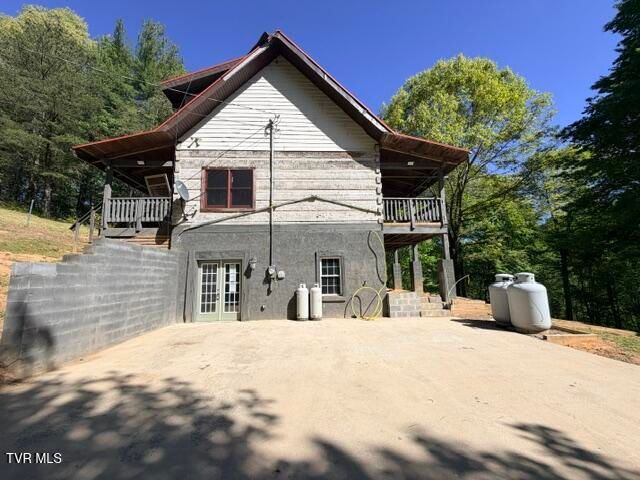 335 Bear Cage Road, Roan Mountain, TN 37687