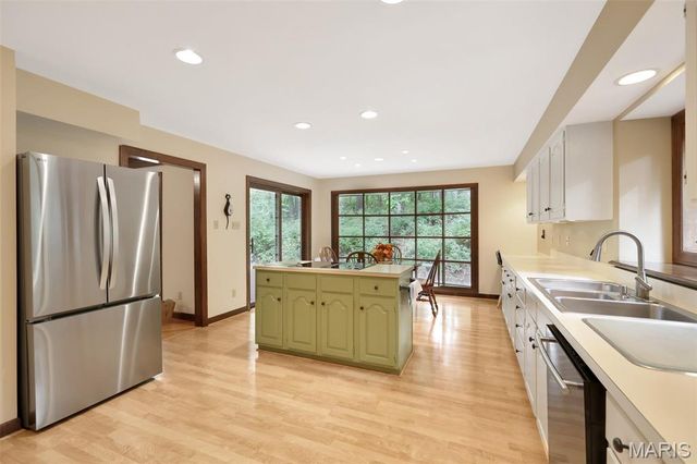 2260 Ridgley Woods Drive, Chesterfield, MO 63005