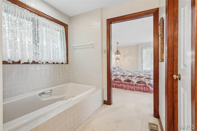 2260 Ridgley Woods Drive, Chesterfield, MO 63005