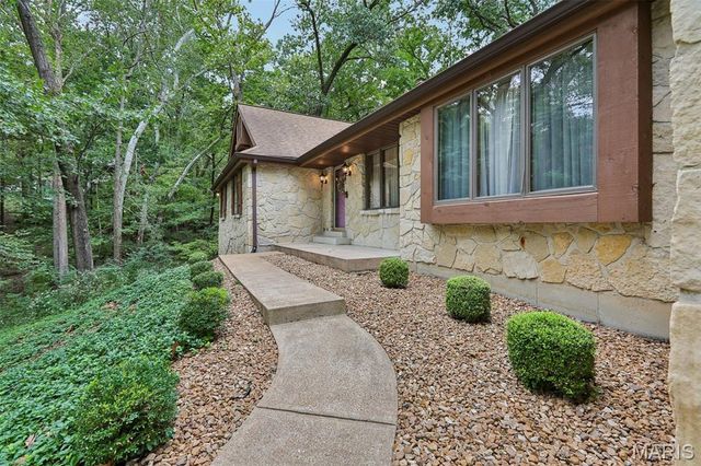 2260 Ridgley Woods Drive, Chesterfield, MO 63005