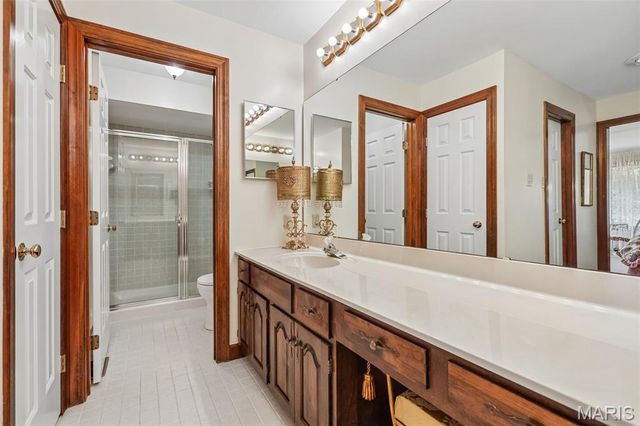 2260 Ridgley Woods Drive, Chesterfield, MO 63005