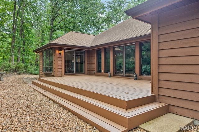 2260 Ridgley Woods Drive, Chesterfield, MO 63005
