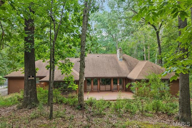 2260 Ridgley Woods Drive, Chesterfield, MO 63005