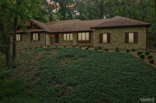 2260 Ridgley Woods Drive, Chesterfield, MO 63005