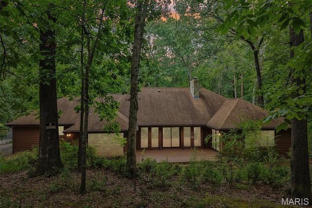 2260 Ridgley Woods Drive, Chesterfield, MO 63005