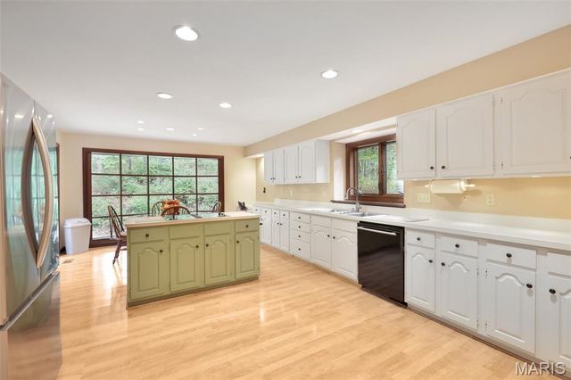 2260 Ridgley Woods Drive, Chesterfield, MO 63005