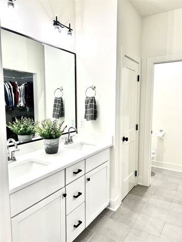 1102 NW 32nd Street, Ankeny, IA 50023