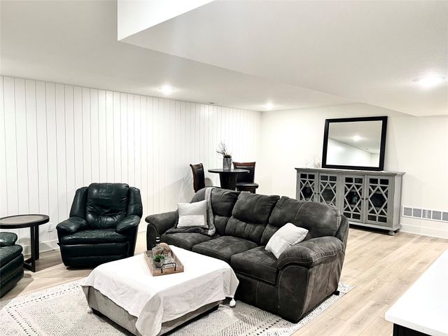 1102 NW 32nd Street, Ankeny, IA 50023