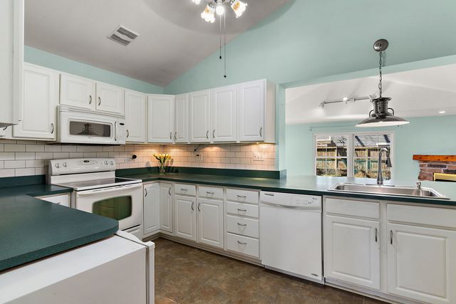 742 Pine Street, Deerfield, IL 60015