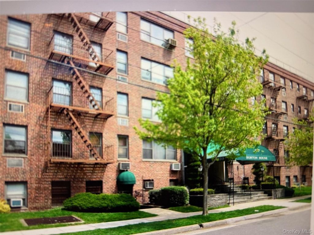 120 Horton Highway A-12, Mineola, NY 11501