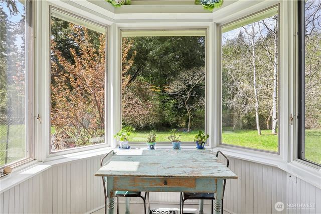 10472 NE Sunrise Bluff Lane, Bainbridge Island, WA 98110