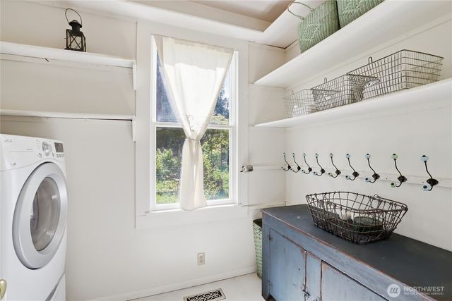 10472 NE Sunrise Bluff Lane, Bainbridge Island, WA 98110
