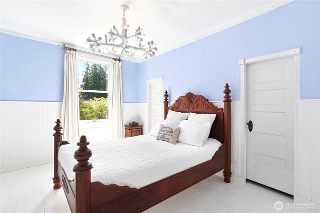 10472 NE Sunrise Bluff Lane, Bainbridge Island, WA 98110