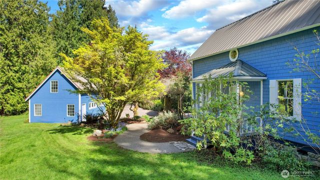 10472 NE Sunrise Bluff Lane, Bainbridge Island, WA 98110