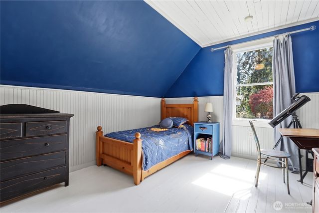 10472 NE Sunrise Bluff Lane, Bainbridge Island, WA 98110