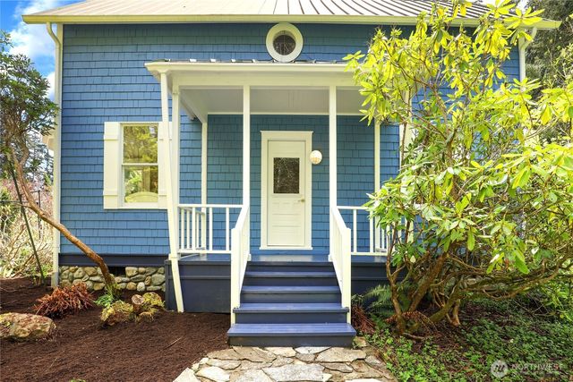 10472 NE Sunrise Bluff Lane, Bainbridge Island, WA 98110